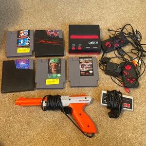 Retro Nintendo Game Console With 3 Remotes & 5 Games